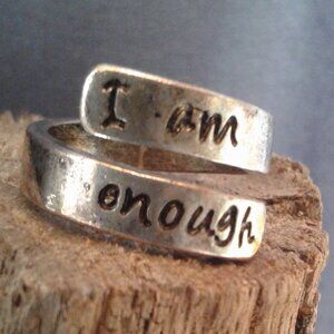 No Brand Ring I am enough in print